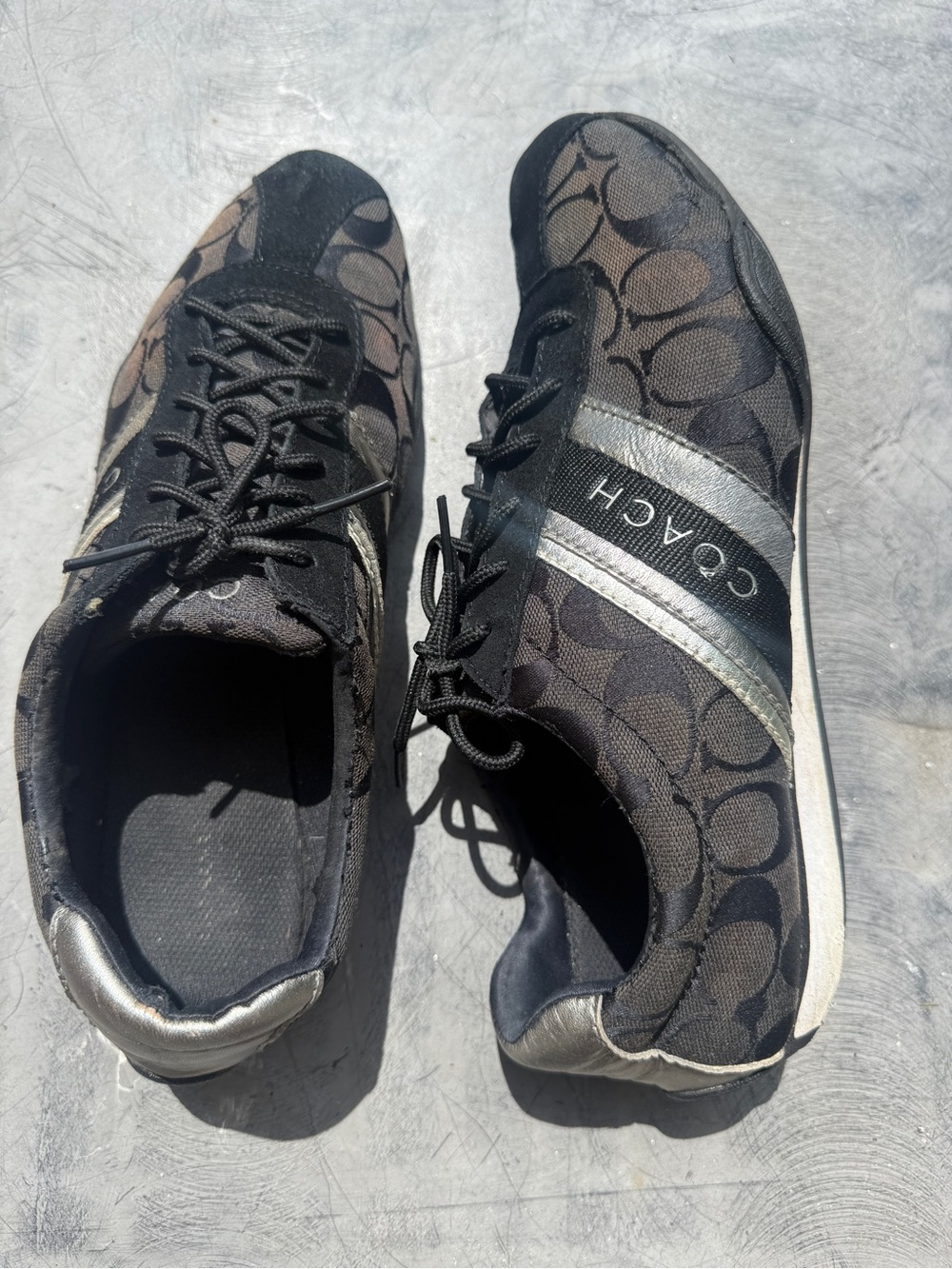 Coach Women’s Jayme Black and Brown Fashion Sneaker size 11 - Picture 2 of 8
